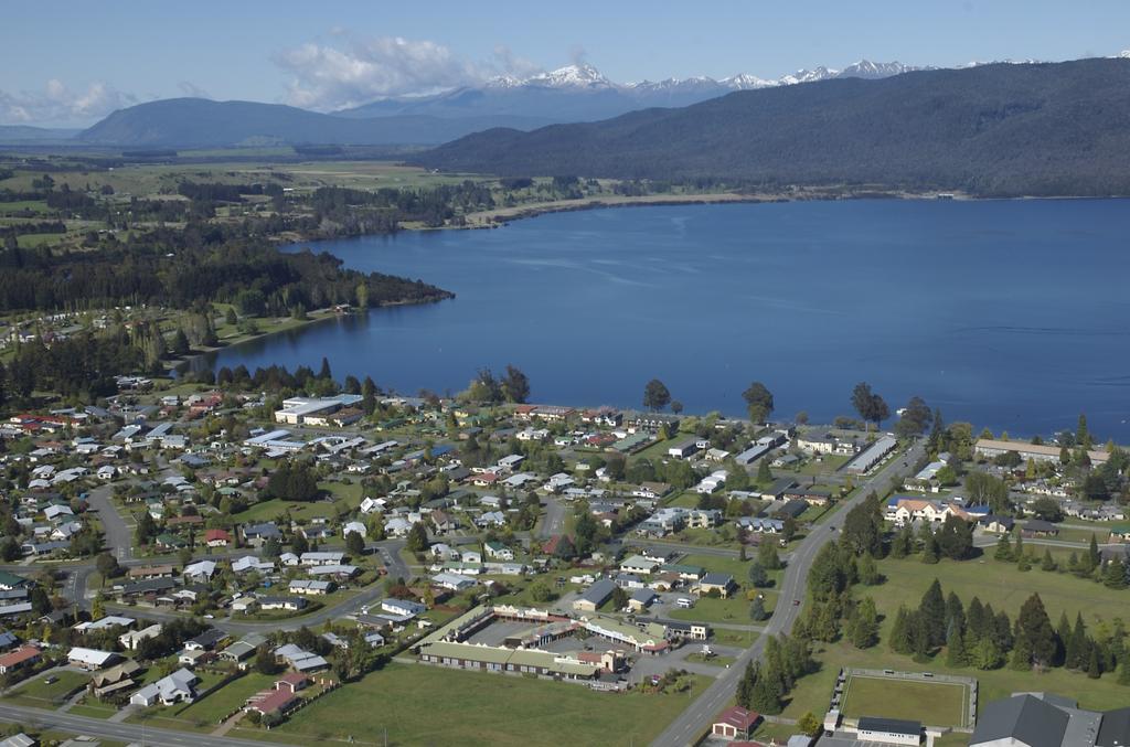 The Village Inn Hotel Te Anau Kültér fotó